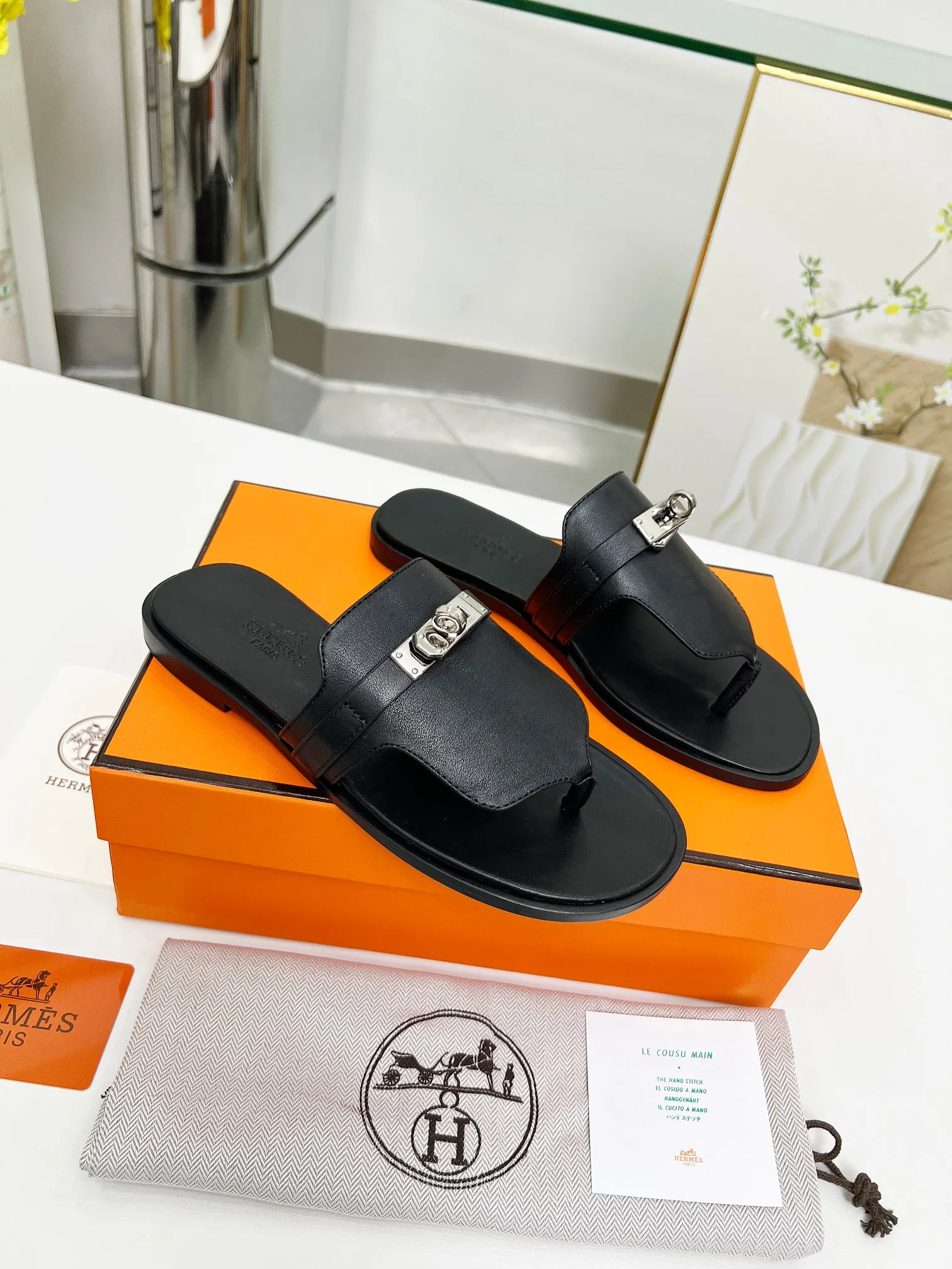 👟👟Ex-factory price 480👟👟 Women's shoes, women's clothing, women's shoes, women's clothing, women's shoes, women's clothing (top version) 👫Hermes ❗️❗️Original purchase and development⚠️ A must-have artifact for daily home, travel and vacation🉑 spring and summer. High-end quality Code number: 35-40 (41/42 can be customized)